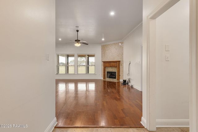 225 Woodhaven Road, Youngsville, LA 70592