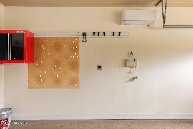 225 Woodhaven Road, Youngsville, LA 70592