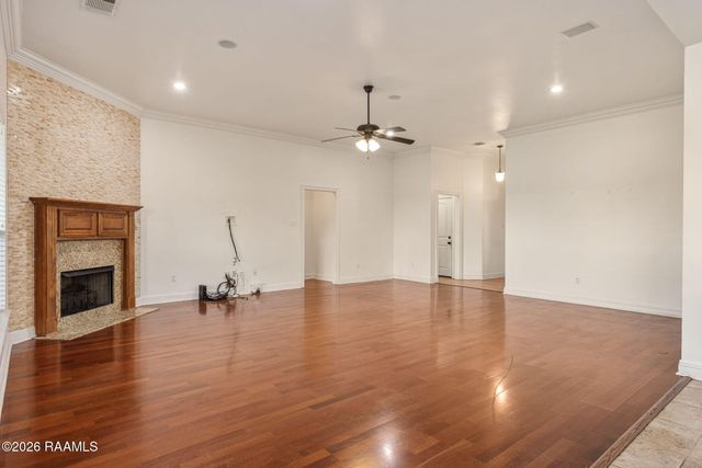 225 Woodhaven Road, Youngsville, LA 70592