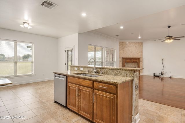 225 Woodhaven Road, Youngsville, LA 70592