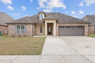 225 Woodhaven Road, Youngsville, LA 70592
