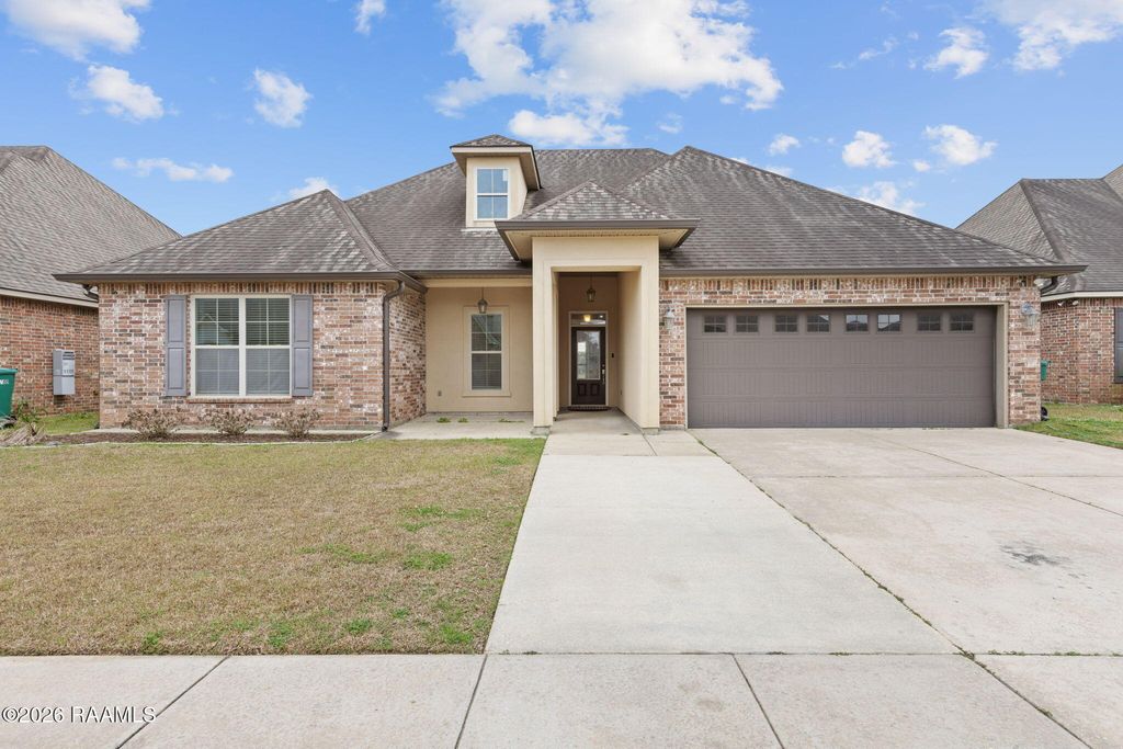 225 Woodhaven Road, Youngsville, LA 70592