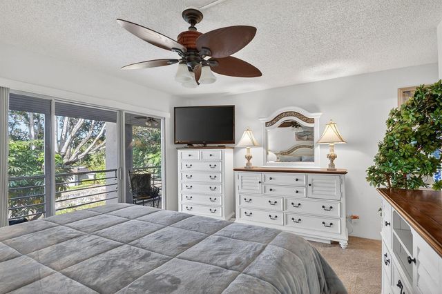 3524 Via Poinciana 303, Lake Worth, FL 33467