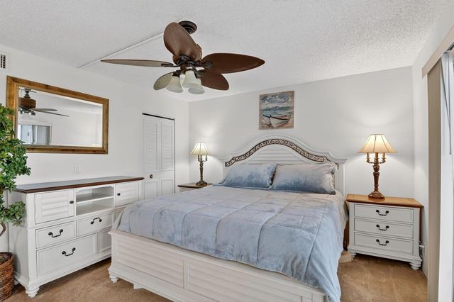 3524 Via Poinciana 303, Lake Worth, FL 33467
