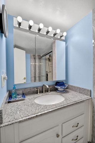 3524 Via Poinciana 303, Lake Worth, FL 33467
