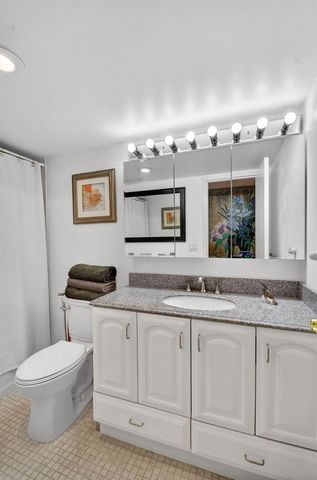 3524 Via Poinciana 303, Lake Worth, FL 33467