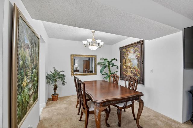 3524 Via Poinciana 303, Lake Worth, FL 33467