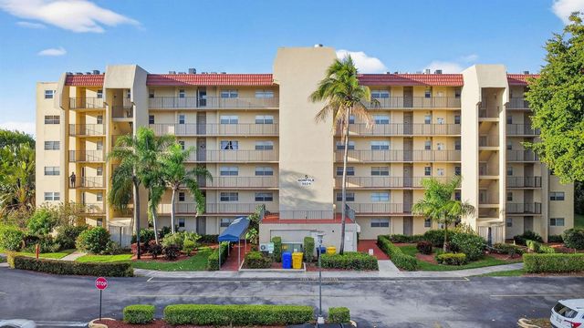 3524 Via Poinciana 303, Lake Worth, FL 33467