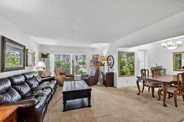 3524 Via Poinciana 303, Lake Worth, FL 33467