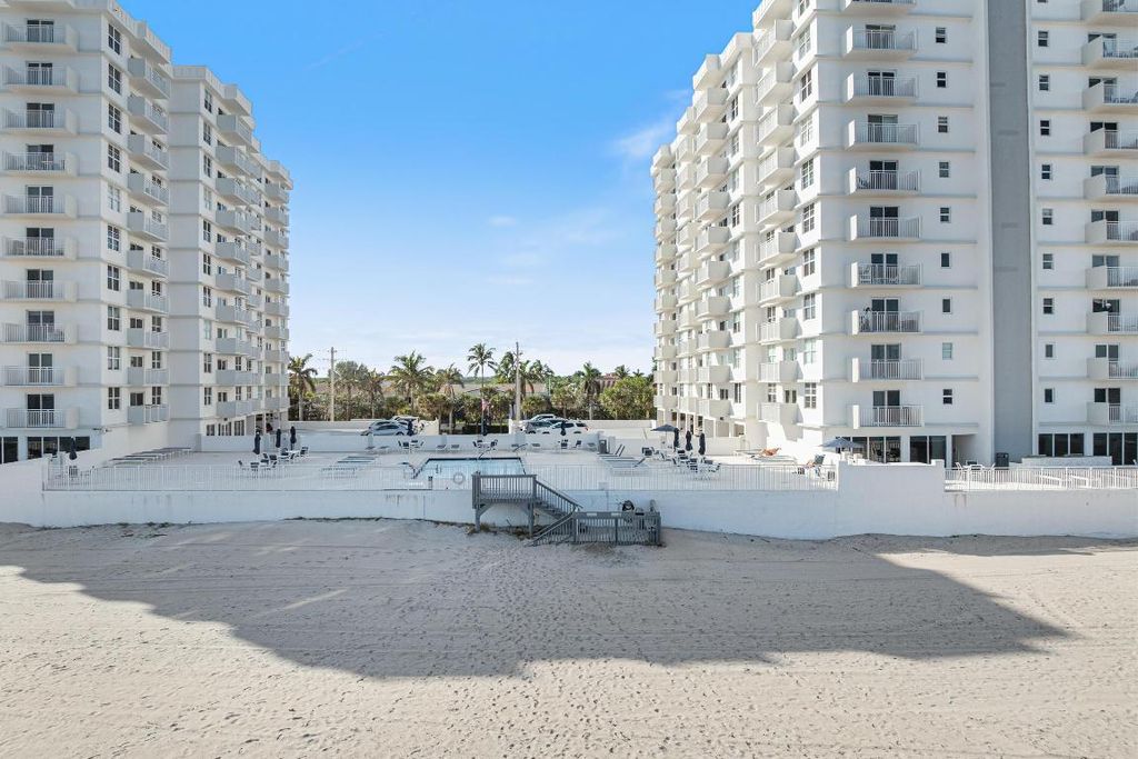 Image 19 of property listing at 4511 S Ocean Boulevard 101, Highland Beach, FL 33487