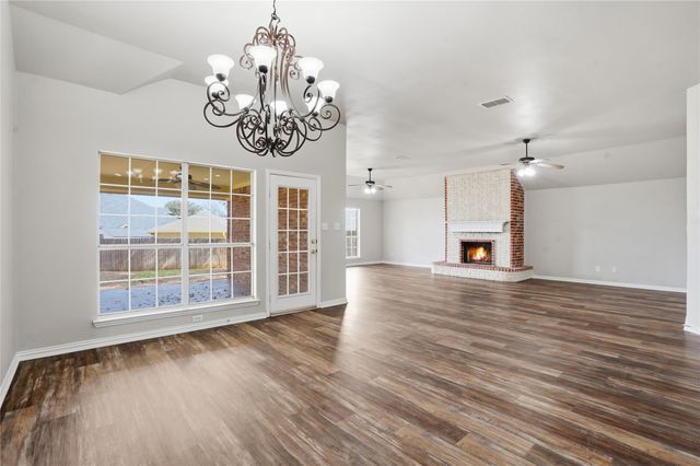 500 Surry Court, Saginaw, TX 76179