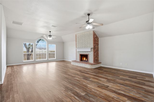 500 Surry Court, Saginaw, TX 76179