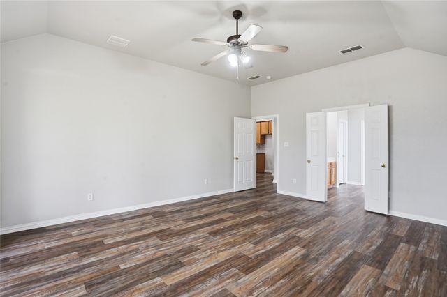 500 Surry Court, Saginaw, TX 76179