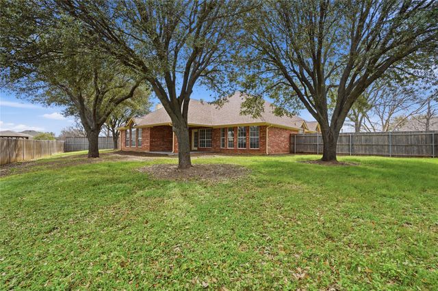500 Surry Court, Saginaw, TX 76179