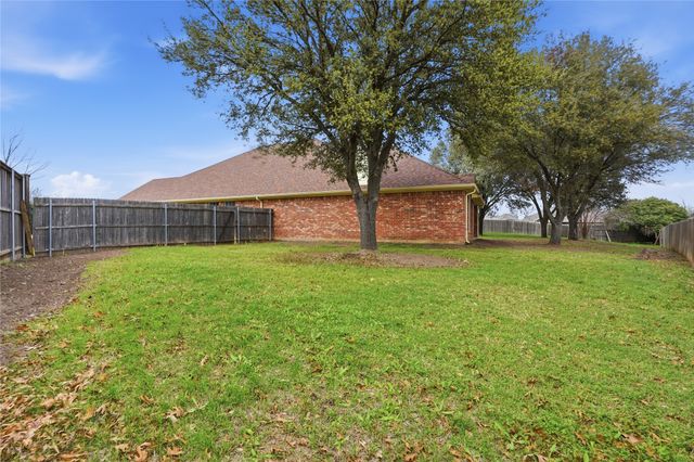 500 Surry Court, Saginaw, TX 76179