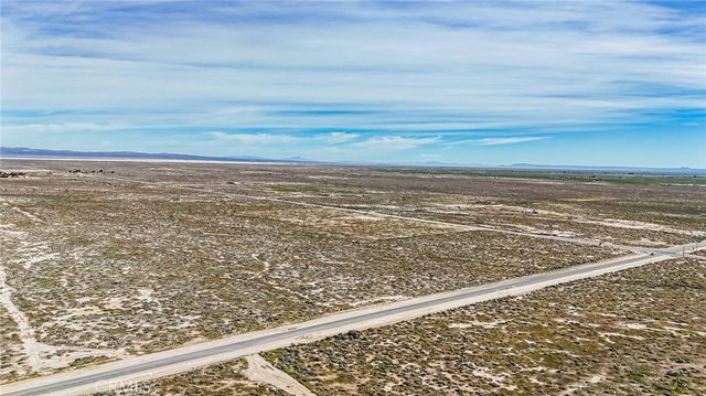 2895 E Avenue G, Roosevelt, CA 93535