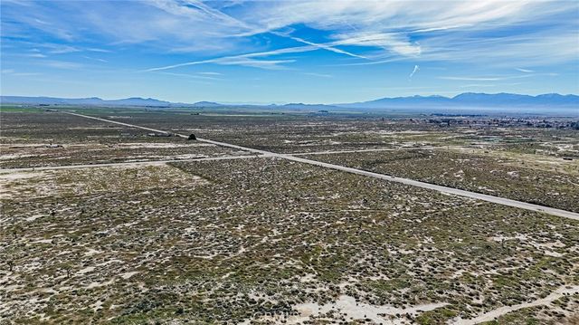 2895 E Avenue G, Roosevelt, CA 93535