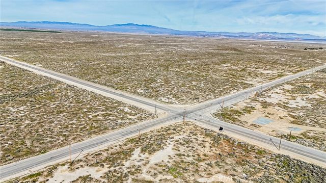 2895 E Avenue G, Roosevelt, CA 93535