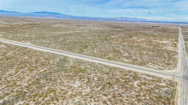 2895 E Avenue G, Roosevelt, CA 93535