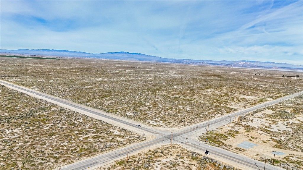 2895 E Avenue G, Roosevelt, CA 93535