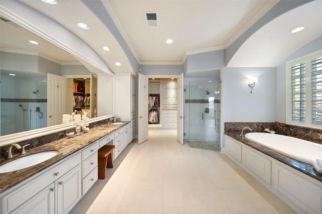 42 Forest Green Trail, Kingwood, TX 77339