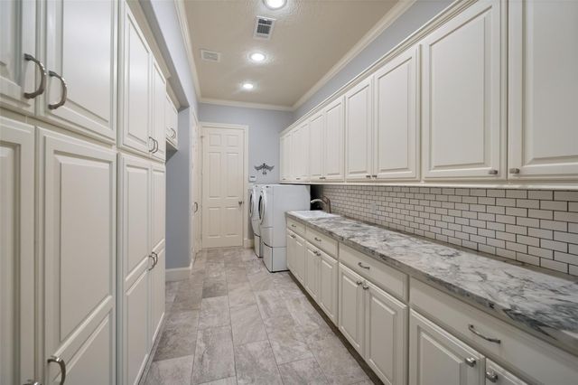 42 Forest Green Trail, Kingwood, TX 77339