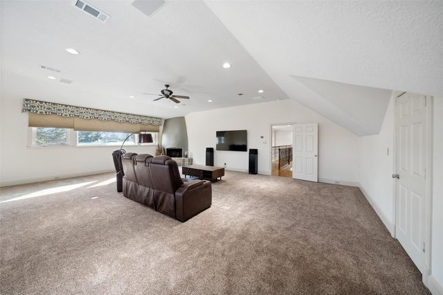 42 Forest Green Trail, Kingwood, TX 77339