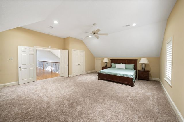 42 Forest Green Trail, Kingwood, TX 77339