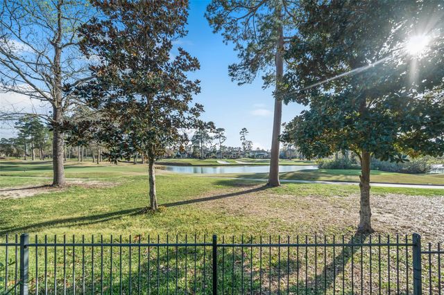 42 Forest Green Trail, Kingwood, TX 77339