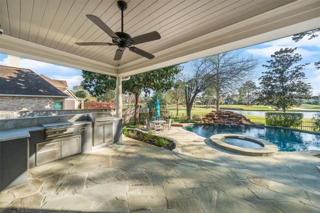 42 Forest Green Trail, Kingwood, TX 77339