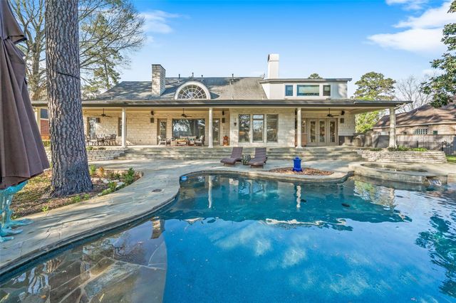 42 Forest Green Trail, Kingwood, TX 77339