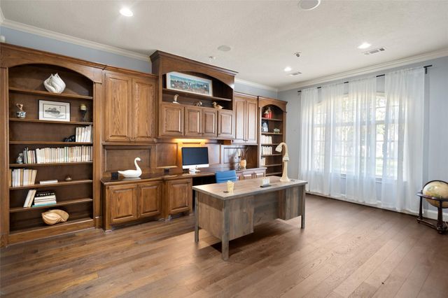 42 Forest Green Trail, Kingwood, TX 77339