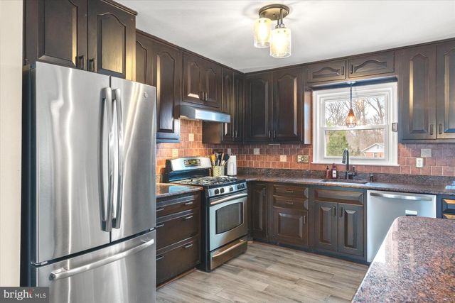 4003 WESTGATE DR, Alexandria, VA 22309