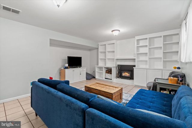 4003 WESTGATE DR, Alexandria, VA 22309