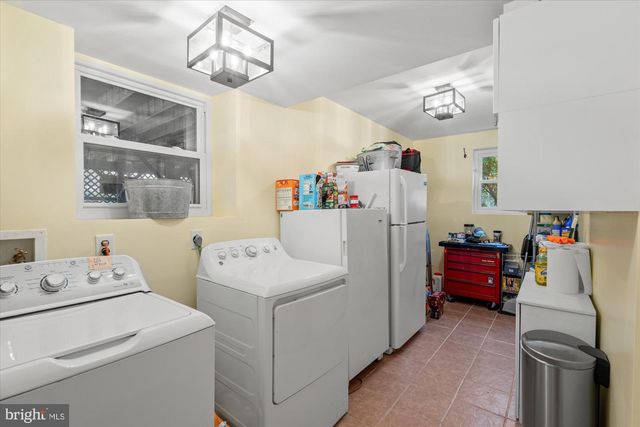 4003 WESTGATE DR, Alexandria, VA 22309