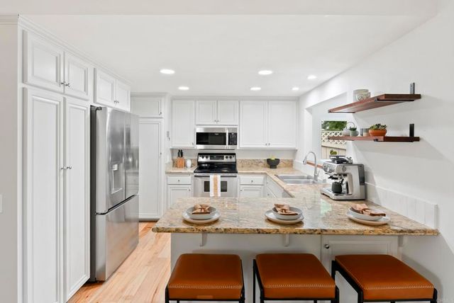 2220 Nob Hill, Carlsbad, CA 92008