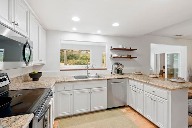 2220 Nob Hill, Carlsbad, CA 92008