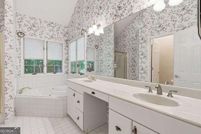 5055 Meadowbrook Circle, Suwanee, GA 30024