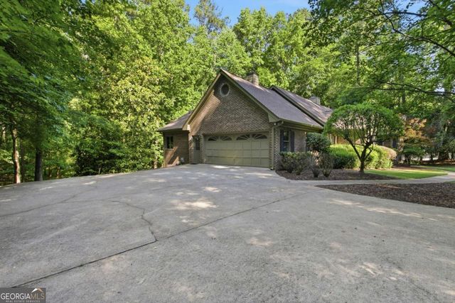 5055 Meadowbrook Circle, Suwanee, GA 30024