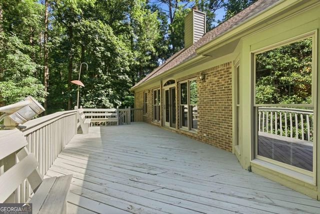5055 Meadowbrook Circle, Suwanee, GA 30024
