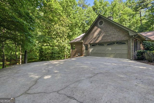 5055 Meadowbrook Circle, Suwanee, GA 30024