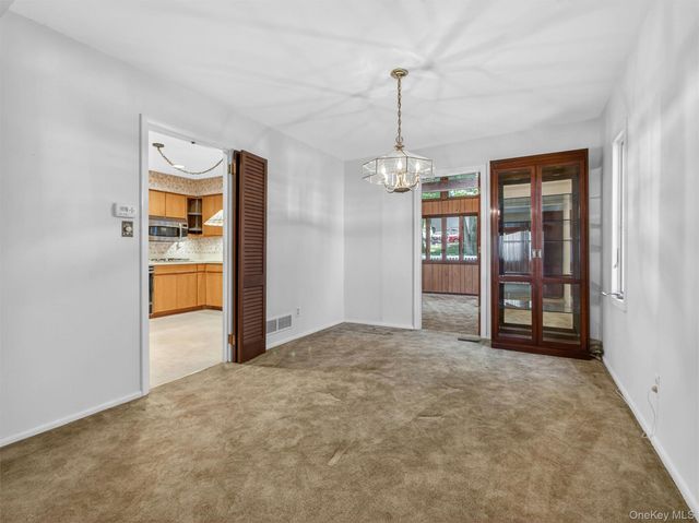 18 Mark Lane, New City, NY 10956
