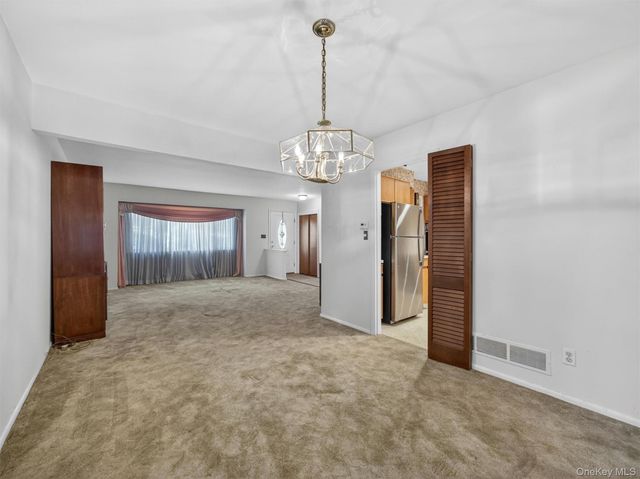 18 Mark Lane, New City, NY 10956