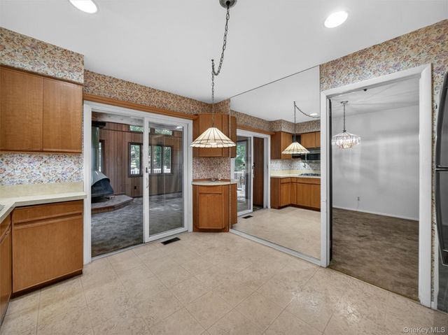 18 Mark Lane, New City, NY 10956