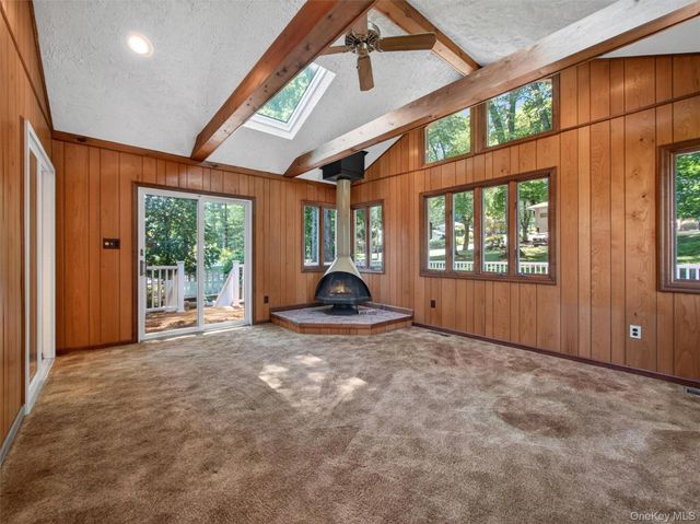 18 Mark Lane, New City, NY 10956