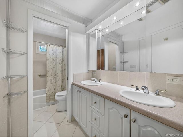 18 Mark Lane, New City, NY 10956