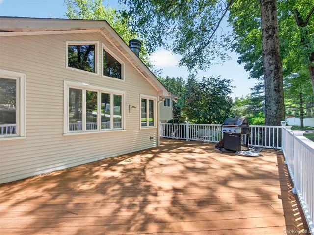 18 Mark Lane, New City, NY 10956