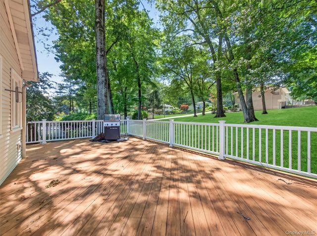 18 Mark Lane, New City, NY 10956