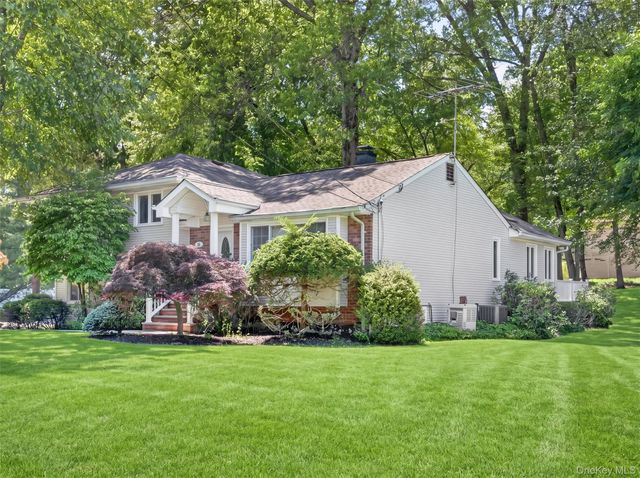 18 Mark Lane, New City, NY 10956