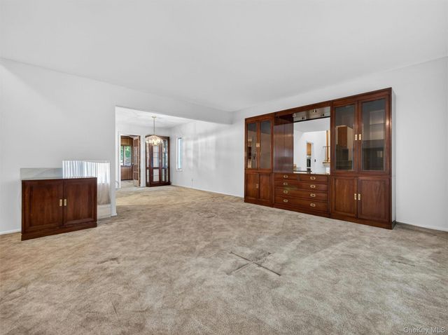 18 Mark Lane, New City, NY 10956